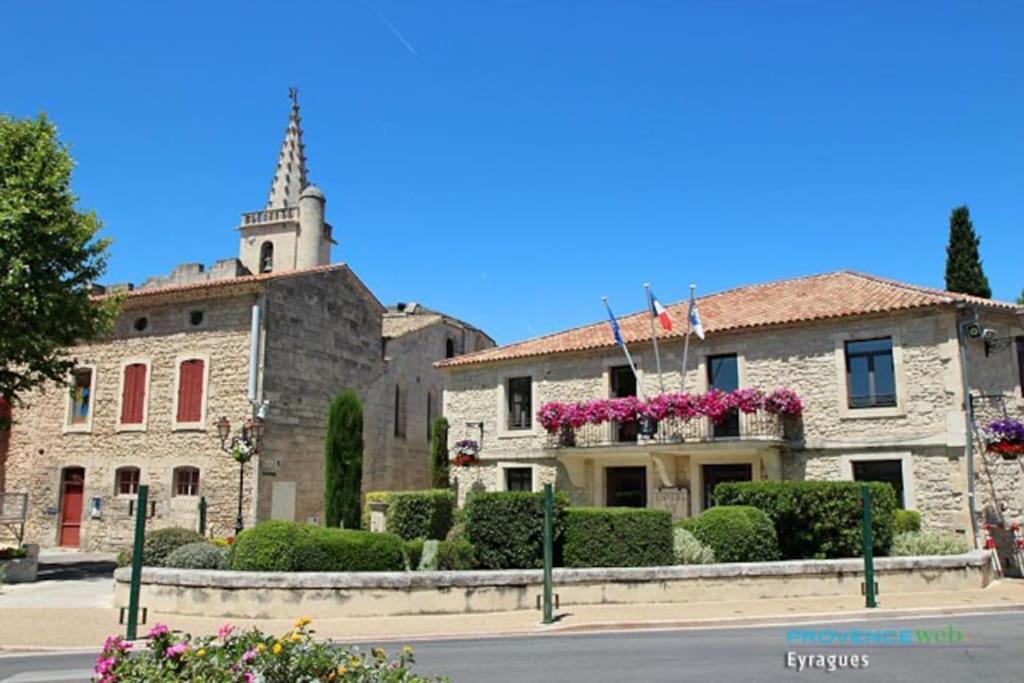 Charmant Appartement 3 Chambres Et Terrasse Eyragues 外观 照片