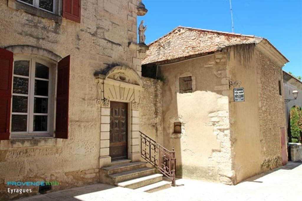 Charmant Appartement 3 Chambres Et Terrasse Eyragues 外观 照片