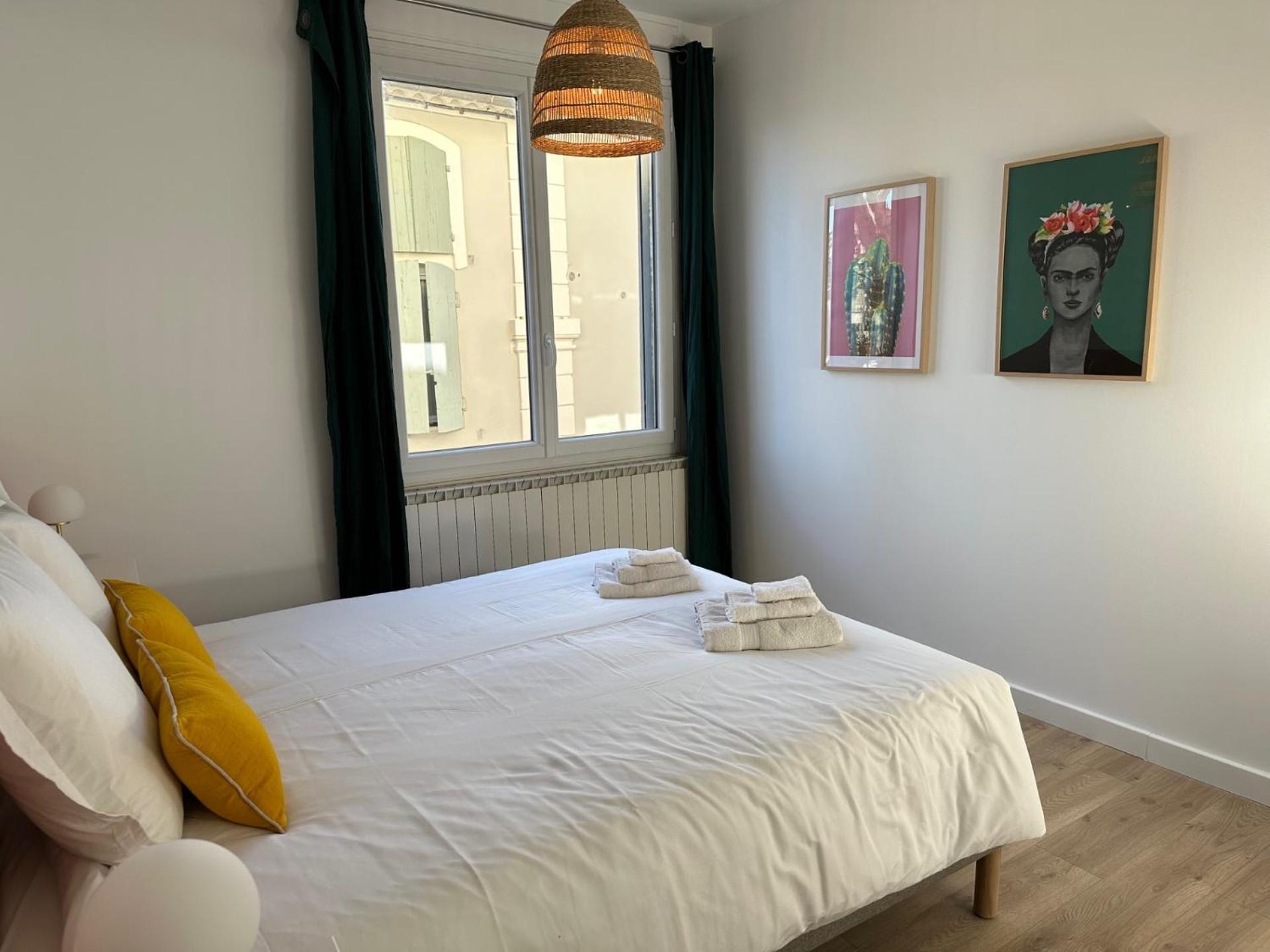 Charmant Appartement 3 Chambres Et Terrasse Eyragues 外观 照片
